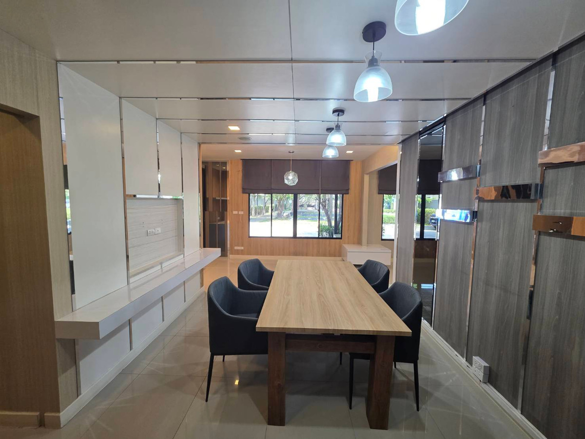 For RentTownhomeChaengwatana, Muangthong : Rent 2 townhomes next to The Connect 41 Chaeng Watthana -Tiwanon, near Lotus Tiwanon for 5 minutes.