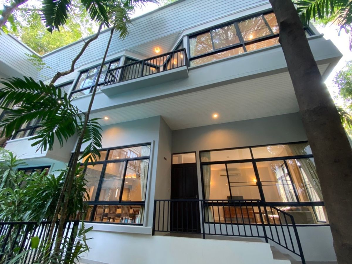 ให้เช่าบ้านสุขุมวิท อโศก ทองหล่อ : Single House for rent at Sukhumvit 38 Near BTS Thonglor 4 Bedrooms