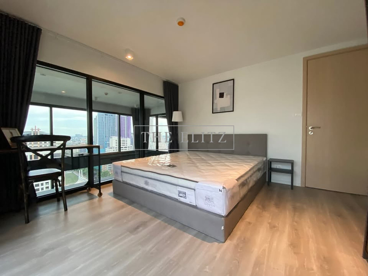 For SaleCondoSilom, Saladaeng, Bangrak : ✨ The best of the style The Lofts Silom Condo Rare Item in the center of the city. Beautiful view.