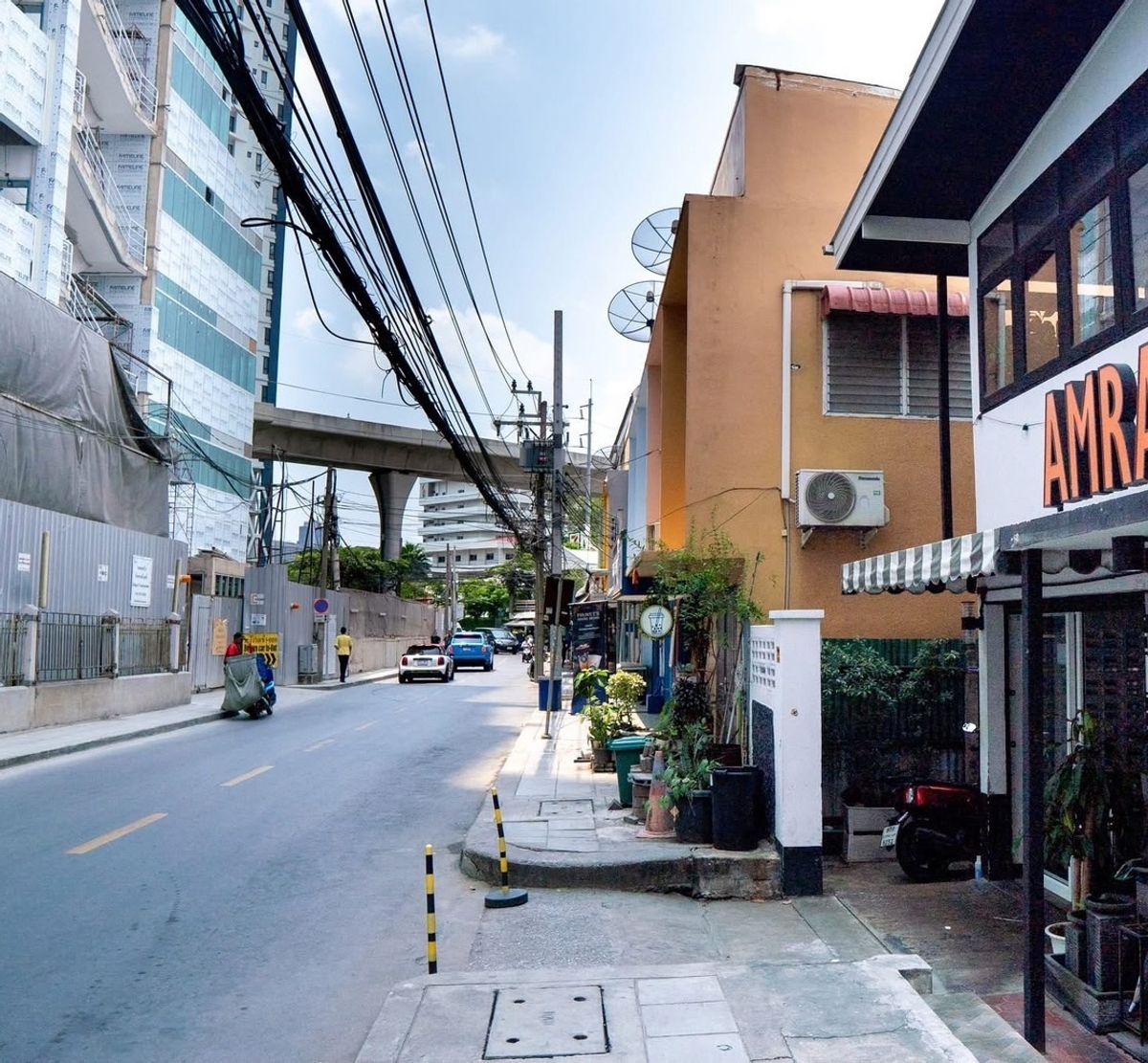 เซ้งร้านค้า/ตลาดนัดพัฒนาการ ศรีนครินทร์ : ขายพร้อมแบรนด์ ร้านอาหาร  ใกล้ Icon Siam คลองสาน เดิน 1 นาทีถึง BTS ย่านแหล่งท่องเที่ยว