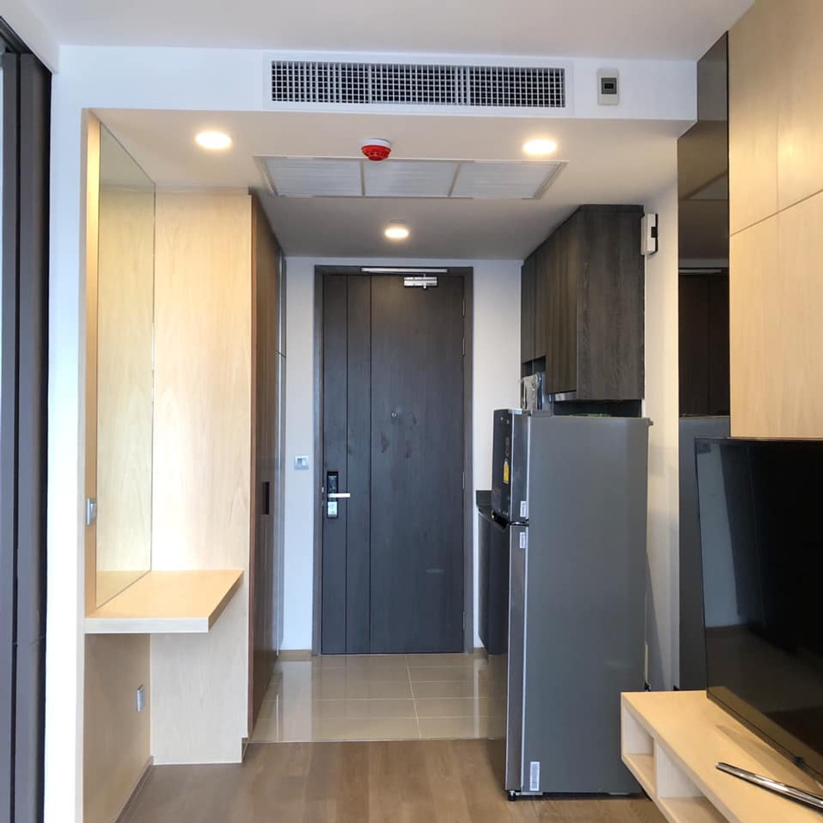 For RentCondoSiam Paragon ,Chulalongkorn,Samyan : Ashton Chula Silom【𝐑𝐄𝐍𝐓】🔥Modern minimalist style decorated room, well-proportioned, open view, not blocked, high floor, quiet in the middle of the city🔥 Contact Line ID: @hacondo