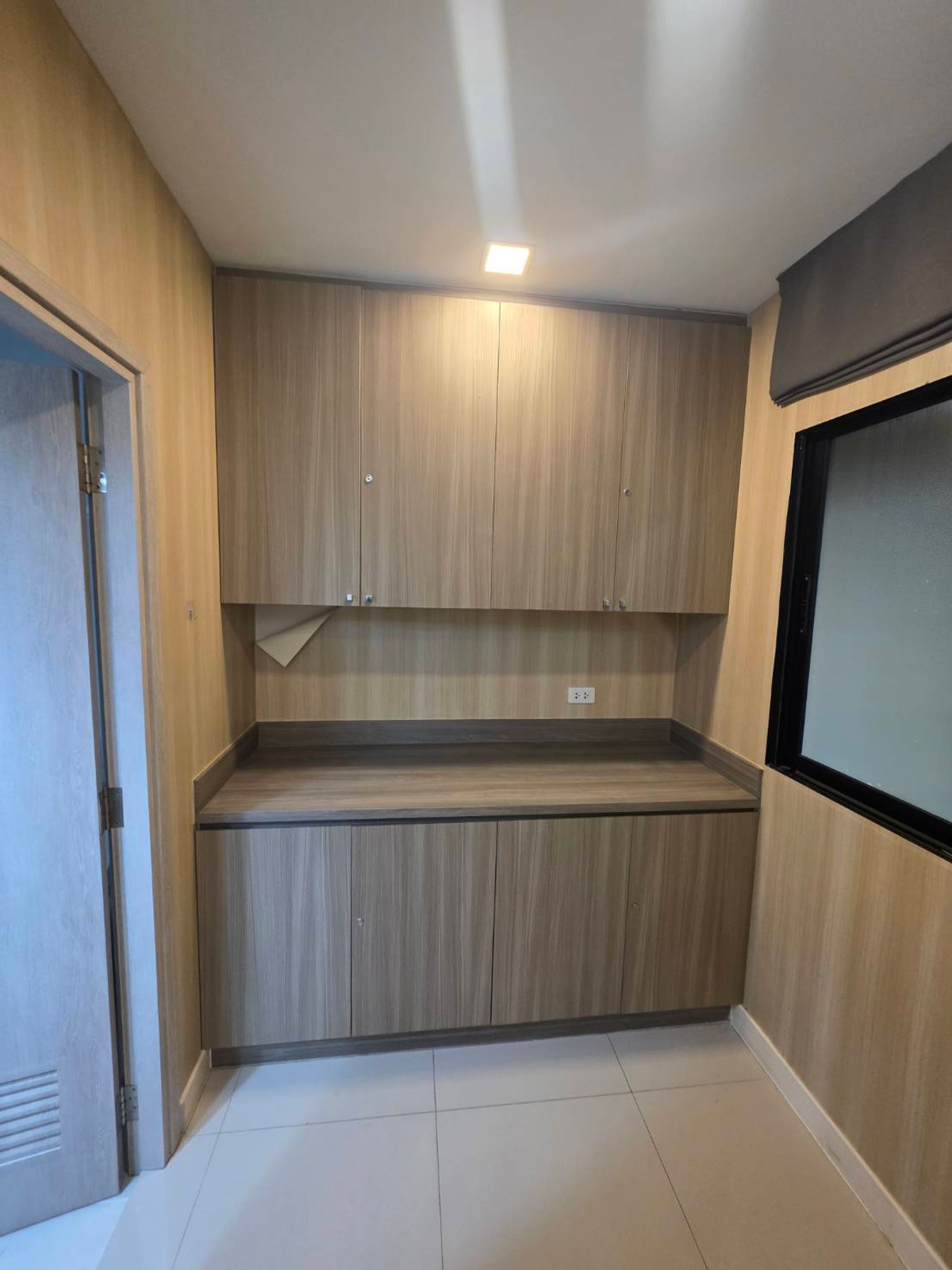 For RentTownhomeChaengwatana, Muangthong : Rent 2 townhomes next to The Connect 41 Chaeng Watthana -Tiwanon, near Lotus Tiwanon for 5 minutes.