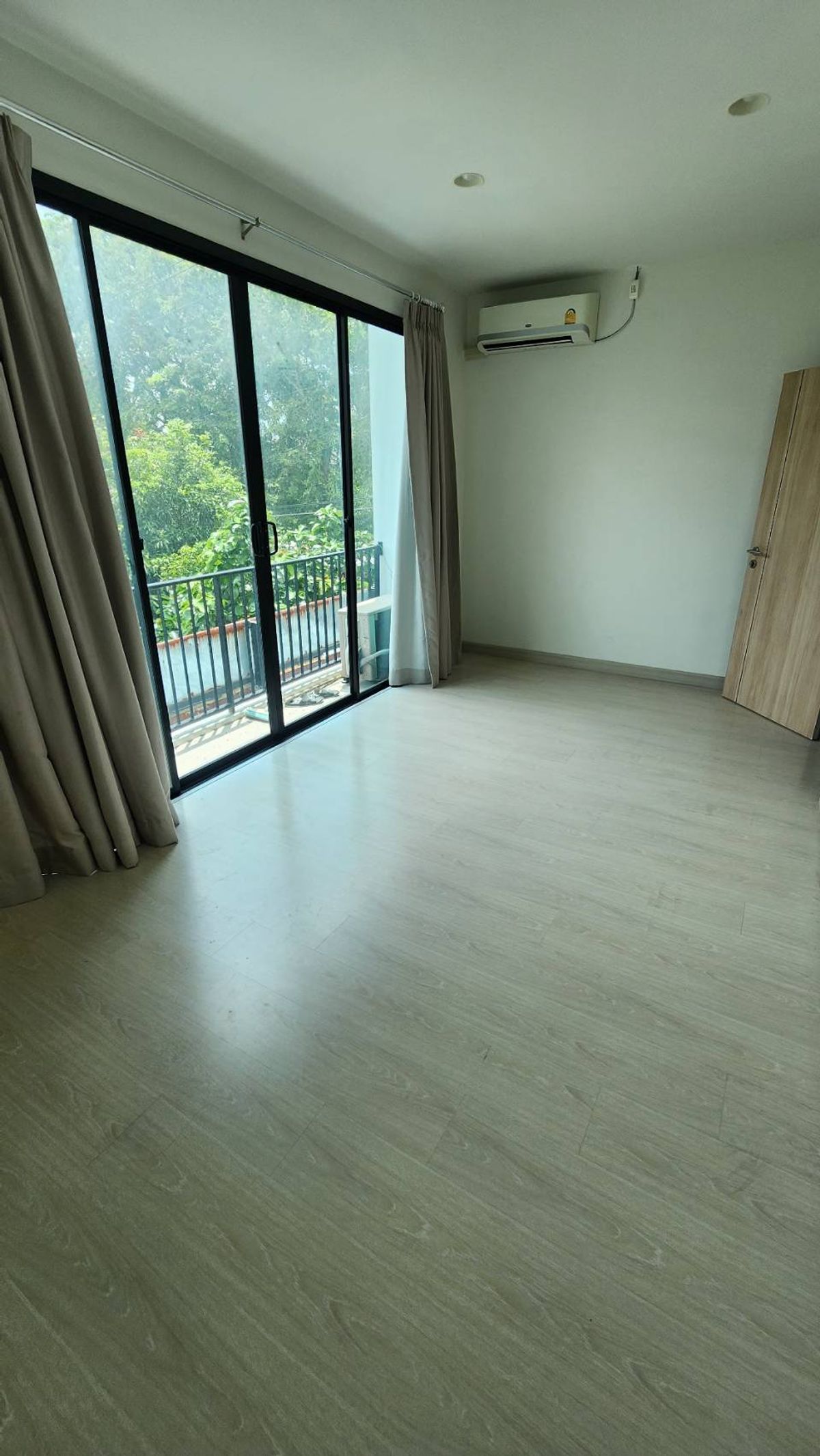 ขายทาวน์โฮมรัชดา ห้วยขวาง : ขายทาวน์โฮม ดิออเทอร์ รัชดา 32 ราคาดีที่สุดในย่านนี้ | หลังมุมใหญ่ สไตล์บ้านเดี่ยว