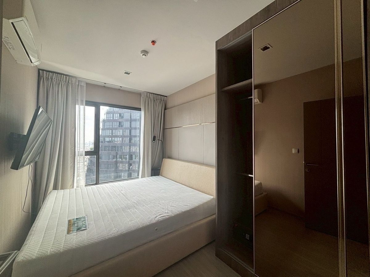ให้เช่าคอนโดพระราม 9 เพชรบุรีตัดใหม่ RCA : 🚪Life Asoke-Rama 9 🛏️ห้องสวย ✨ห้องกว้าง 🌐 ทำเลดี📍ชั้นสูง 🌤️วิวสวย 🛋️เฟอร์นิเจอร์ครบ 📺เครื่องใช้ไฟฟ้าครบ (ราคาพิเศษ)
