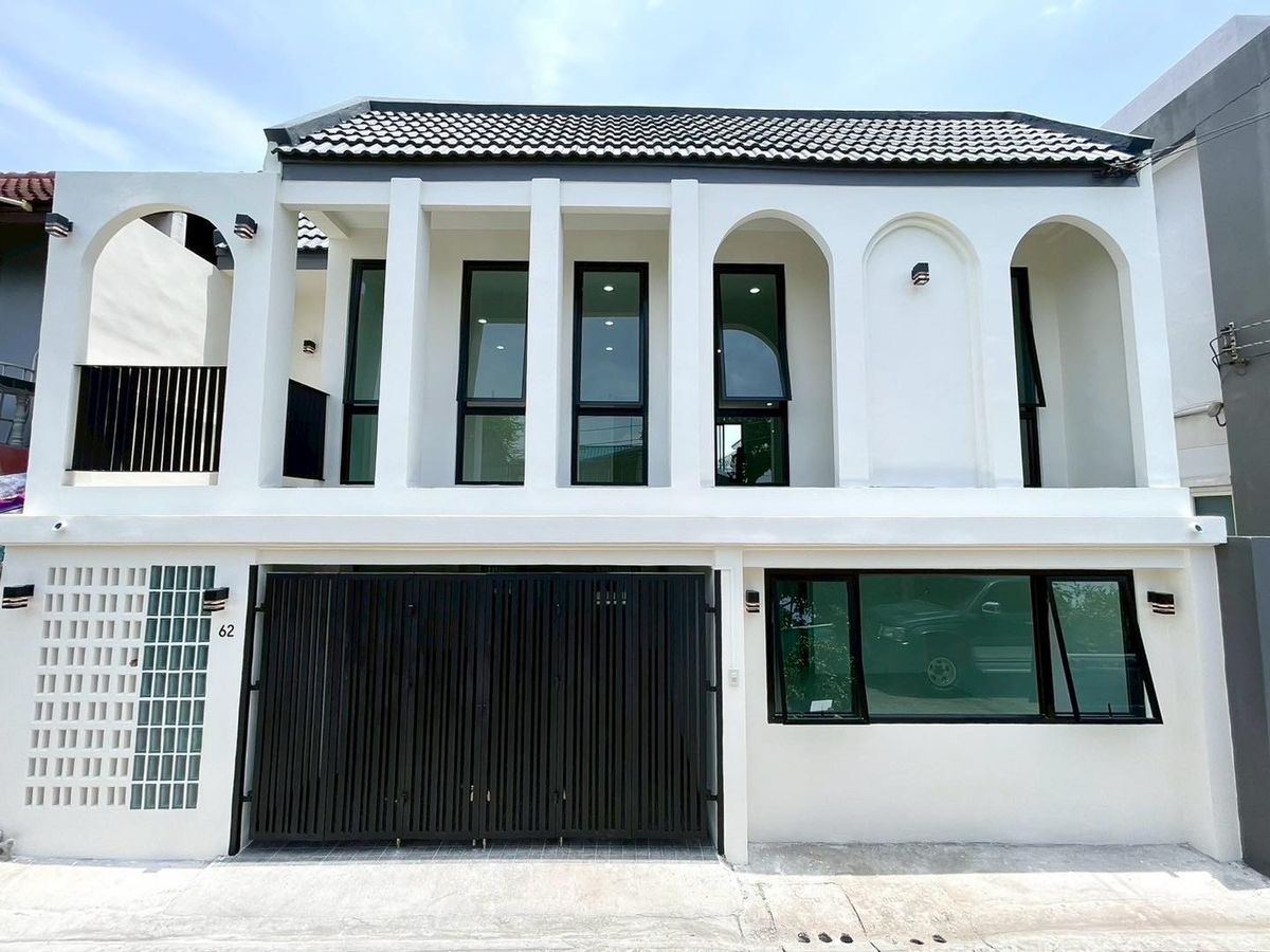 ขายทาวน์โฮมเกษตรศาสตร์ รัชโยธิน : ขายบ้าน Renovate ใหม่ ซอยพหลโยธิน48 แยก52 ใกล้รถไฟฟ้าสายสีเขียวเข้ม Bts สายหยุด ใกล้ ม เกษตร พื้นที่เยอะ คุ้มมากขายต่ำกว่าราคาประเมิน🔥