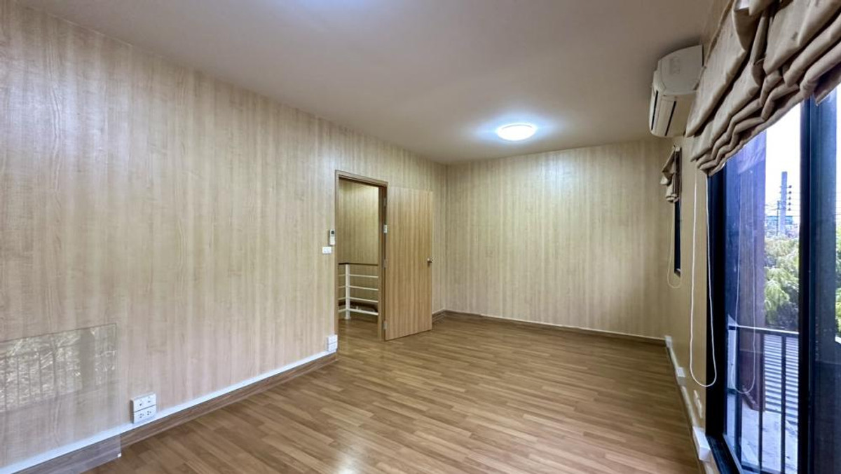 For RentTownhomeChaengwatana, Muangthong : Rent 2 townhomes next to The Connect 41 Chaeng Watthana -Tiwanon, near Lotus Tiwanon for 5 minutes.