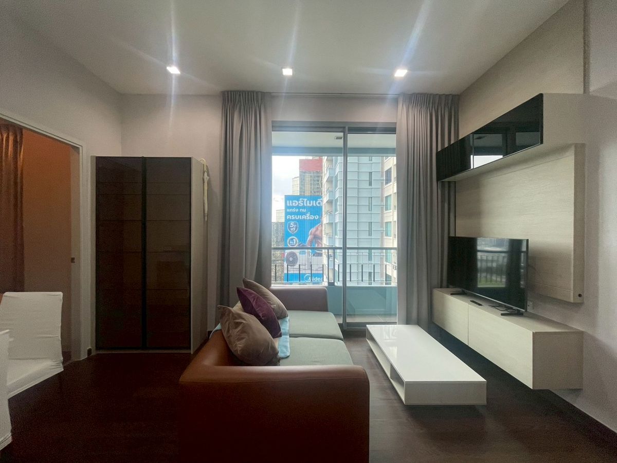 ให้เช่าคอนโดพระราม 9 เพชรบุรีตัดใหม่ RCA : Repair Already  FOR RENT 2 BEDROOM 1 BATHROOM 48 SQ.M   FULLY FURNITURE  READY TO MOVE IN