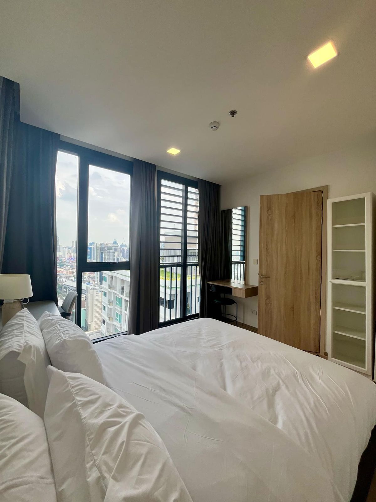 ให้เช่าอาคารพาณิชย์ราชเทวี พญาไท : For rent XT Phayathai -  XT Phayathai -  new corner room 33th floor - next to BTS Phayathai