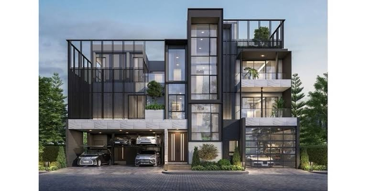 For SaleHouseYothinpattana,CDC : Luxurious detached house 95E1 (Ninety Five East One) Ultra Luxury style with a private pool. Near the expressway and business district, 3 floors, 4 bedrooms, 7 bathrooms, 5 parking, both ways, both Ekkamai-Ramintra Expressway and Kaset-Nawamin Road.