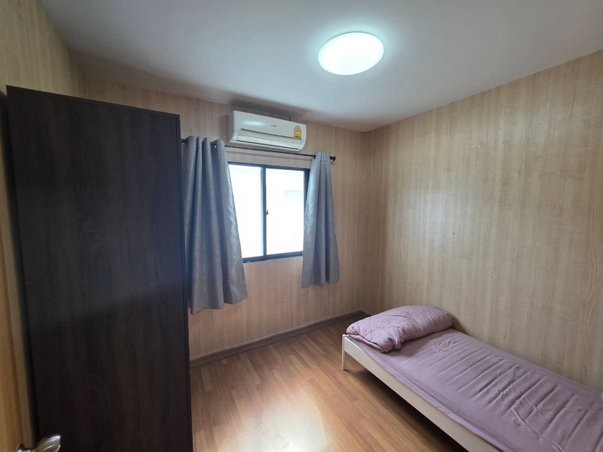 For RentTownhomeChaengwatana, Muangthong : Rent 2 townhomes next to The Connect 41 Chaeng Watthana -Tiwanon, near Lotus Tiwanon for 5 minutes.