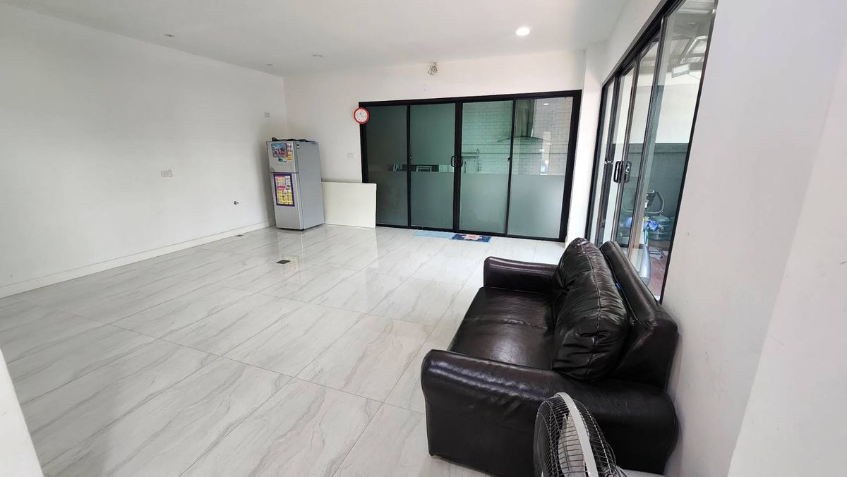 ขายทาวน์โฮมรัชดา ห้วยขวาง : ขายทาวน์โฮม ดิออเทอร์ รัชดา 32 ราคาดีที่สุดในย่านนี้ | หลังมุมใหญ่ สไตล์บ้านเดี่ยว