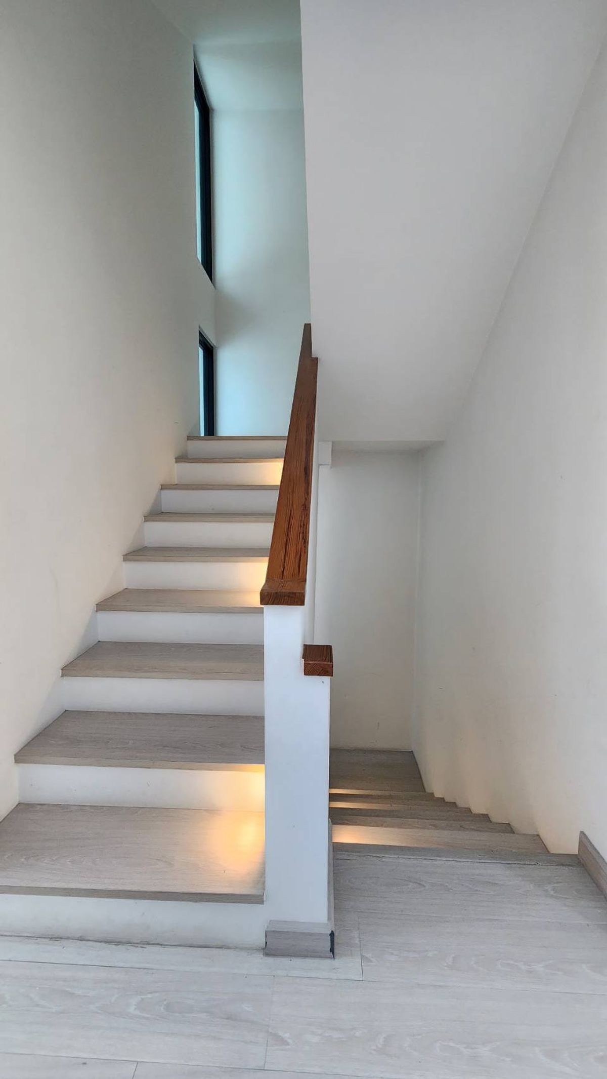 ขายทาวน์โฮมรัชดา ห้วยขวาง : ขายทาวน์โฮม ดิออเทอร์ รัชดา 32 ราคาดีที่สุดในย่านนี้ | หลังมุมใหญ่ สไตล์บ้านเดี่ยว