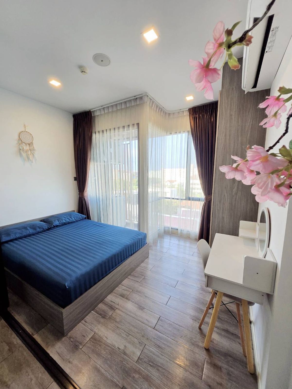 ให้เช่าคอนโดรัชดา ห้วยขวาง : คอนโด ชั้น 6 พร้อมเฟอร์นิเจอร์ ตกแต่งสวยงาม ให้เช่า ย่านรัชดา-ลาดพร้าว ใกล้เดอะแจ๊ส วังหิน เพียง 1.3 กม.