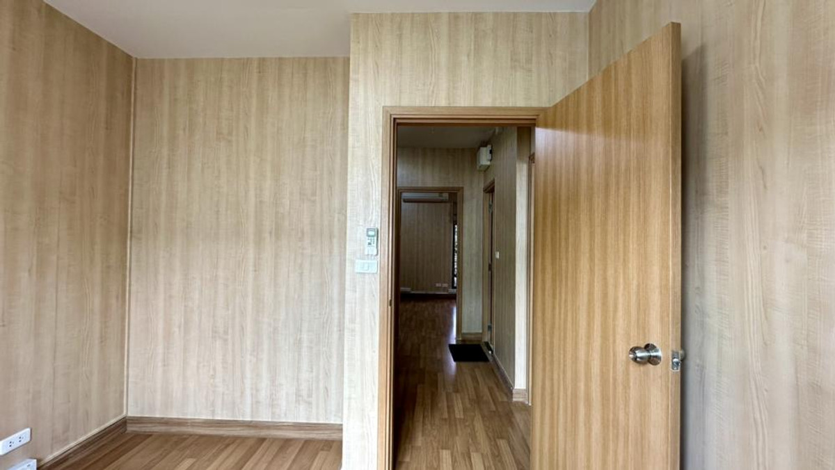 For RentTownhomeChaengwatana, Muangthong : Rent 2 townhomes next to The Connect 41 Chaeng Watthana -Tiwanon, near Lotus Tiwanon for 5 minutes.