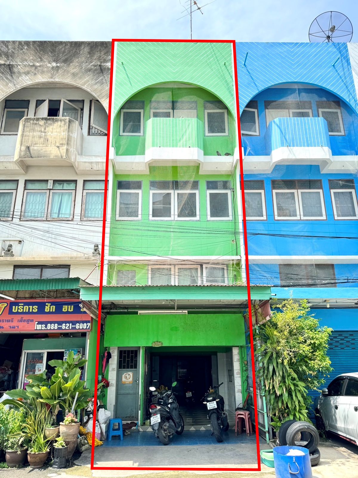 ขายอาคารพาณิชย์เกษตรศาสตร์ รัชโยธิน : ขายด่วน! อาคารพาณิชย์ 3.5 ชั้น ในตลาดรามอินทรา กม.2 (ซอยลาดปลาเค้า) พื้นที่ 15 ตร.วา ทำเลทองสำหรับทำการค้าขาย ใกล้ถนนใหญ่รามอินทราและรถไฟฟ้าสายสีชมพู ราคาถูกมาก!!