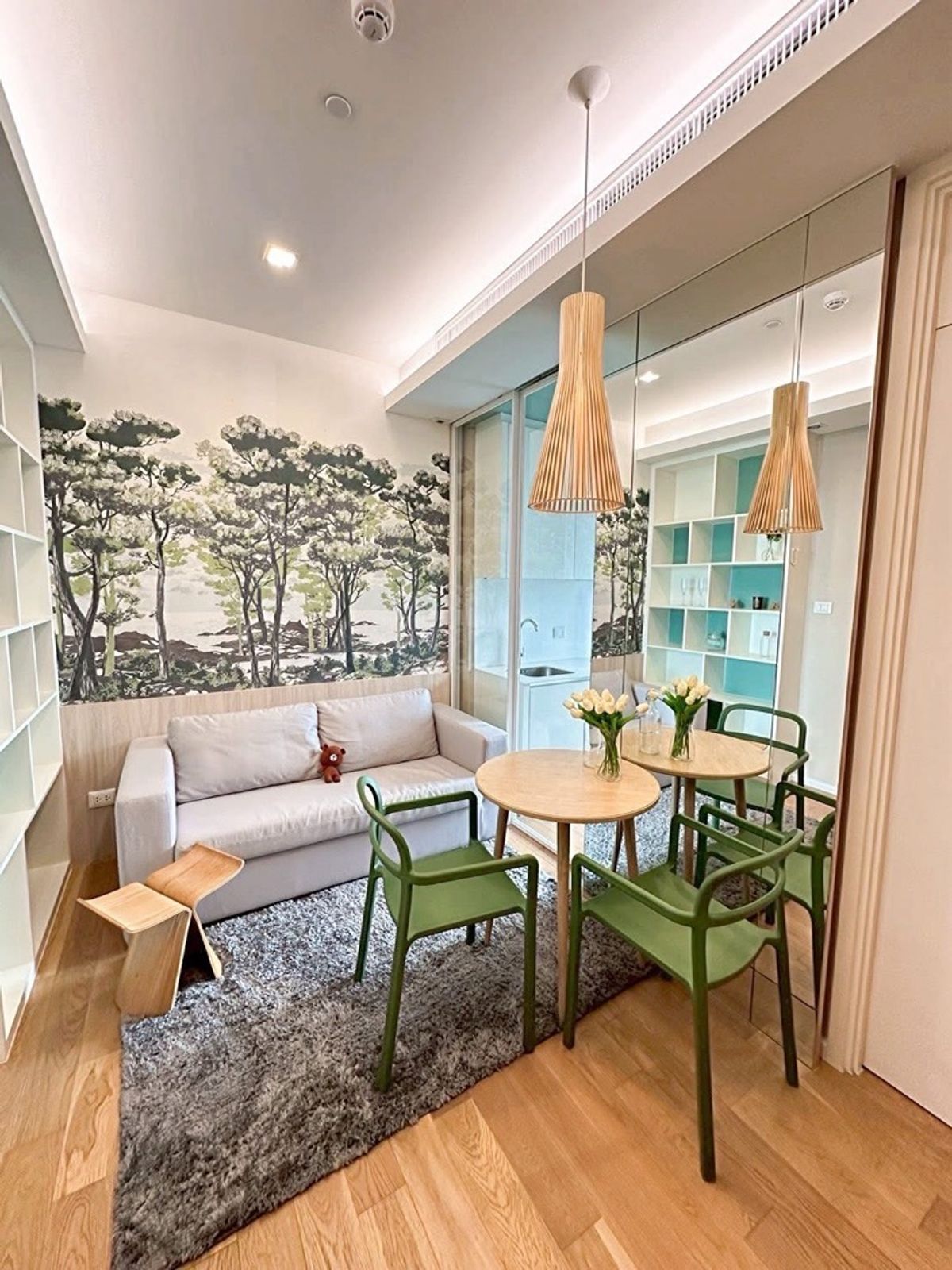ให้เช่าคอนโดลาดพร้าว เซ็นทรัลลาดพร้าว : 🏙️The Saint 5 แยกลาดพร้าว
ชั้น 28  1 bed 30 ตรม 
วิวเมือง ทิศใต้ 🌇