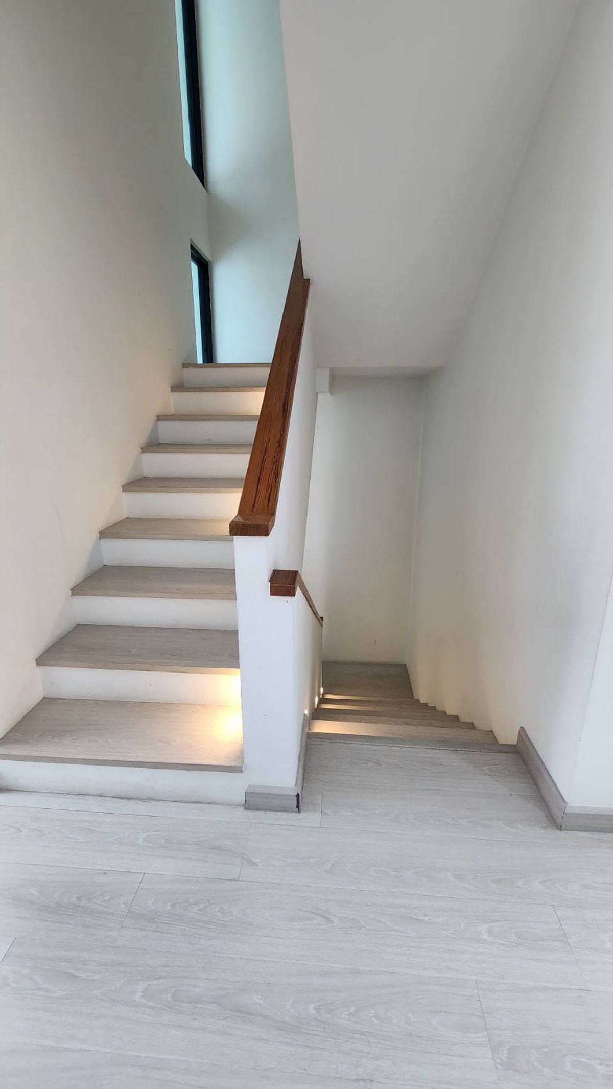 ขายทาวน์โฮมรัชดา ห้วยขวาง : ขายทาวน์โฮม ดิออเทอร์ รัชดา 32 ราคาดีที่สุดในย่านนี้ | หลังมุมใหญ่ สไตล์บ้านเดี่ยว