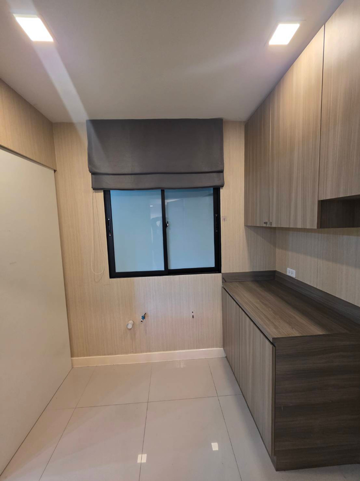 For RentTownhomeChaengwatana, Muangthong : Rent 2 townhomes next to The Connect 41 Chaeng Watthana -Tiwanon, near Lotus Tiwanon for 5 minutes.