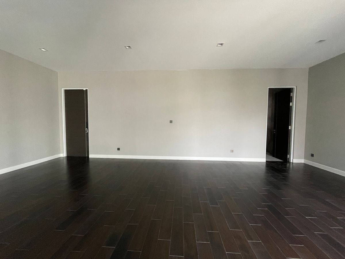 ขายบ้านเลียบทางด่วนรามอินทรา : บ้านเดี่ยวสุดหรู 95E1 (ไนน์ตี้ไฟว์อีสต์วัน) สไตล์ Ultra Luxury พร้อมสระว่ายน้ำส่วนตัว ใกล้ทางด่วนและย่านธุรกิจ บ้าน 3 ชั้น 4 ห้องนอน 7 ห้องน้ำ 5 ที่จอดรถ เข้าออก 2 ทาง ทั้งถนนเลียบทางด่วนเอกมัย – รามอินทรา และถนนเกษตร-นวมินทร์