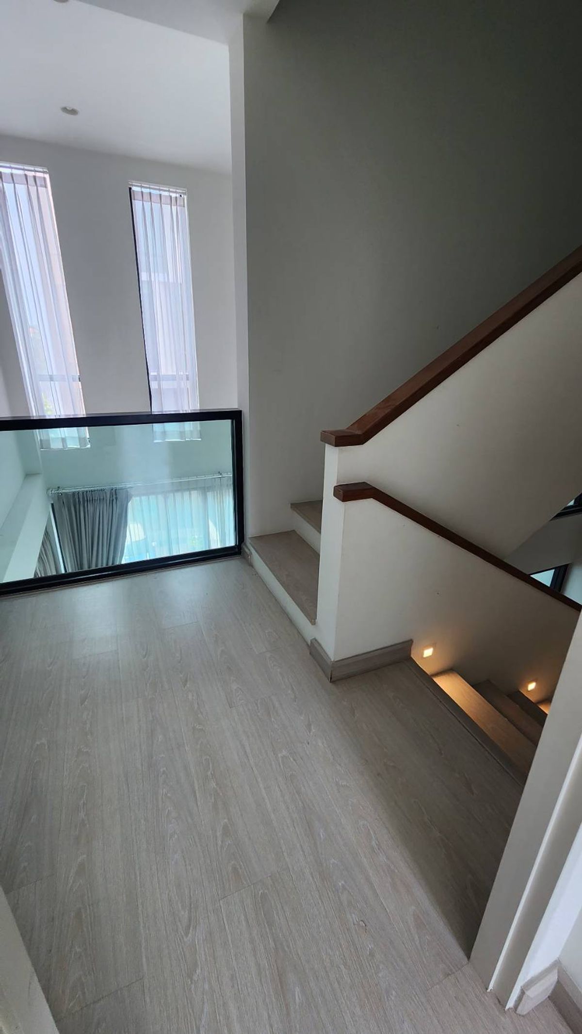 ขายทาวน์โฮมรัชดา ห้วยขวาง : ขายทาวน์โฮม ดิออเทอร์ รัชดา 32 ราคาดีที่สุดในย่านนี้ | หลังมุมใหญ่ สไตล์บ้านเดี่ยว