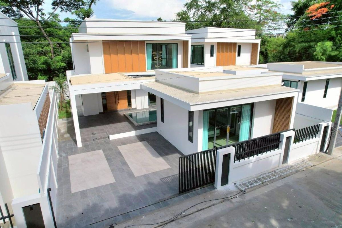 For SalePattaya, Bangsaen, Chonburi : House for sale, Pool Villa, newly built, 2 floors near the Sea of ​​Jomtien only 1.5 km.