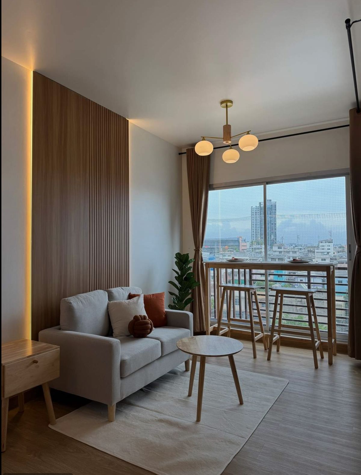 ขายคอนโดวงเวียนใหญ่ เจริญนคร : ขาย รหัส RZ350 The seed Sathorn