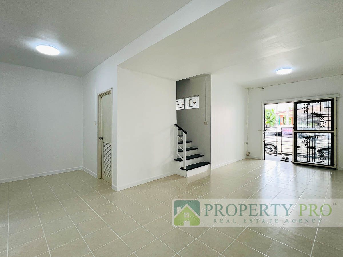 For SaleTownhomePathum Thani,Rangsit, Thammasat : TownHouse for Sale Baan Pruksa 66, 3 Bedroom area 18 Sqw 92 Sqm Near Rangsit, Nawa Nakhon, Khlong Luang, Talaad Thai : EL25S-007