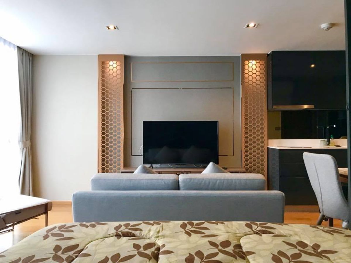 ให้เช่าคอนโดสยาม จุฬา สามย่าน : Altitude Samyan Silom【𝐑𝐄𝐍𝐓】🔥คอนโดสุดคลาสสิค ผสานกับความลอฟท์เท่ๆ กลางสามย่าน-สีลม เฟอร์ครบ ฟังก์ชันดี 🔥 ติดต่อไลน์ไอดี: @hacondo