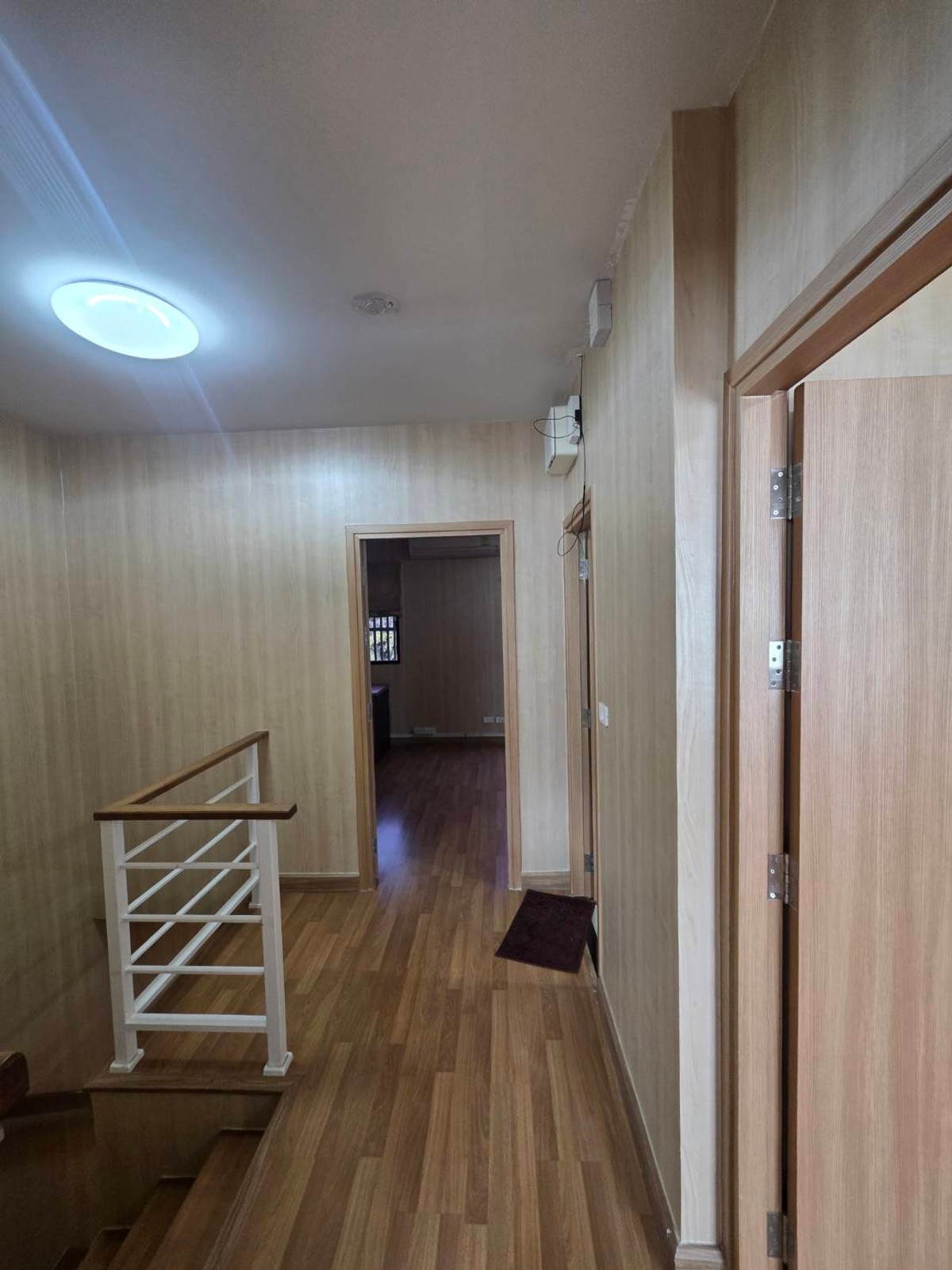 For RentTownhomeChaengwatana, Muangthong : Rent 2 townhomes next to The Connect 41 Chaeng Watthana -Tiwanon, near Lotus Tiwanon for 5 minutes.