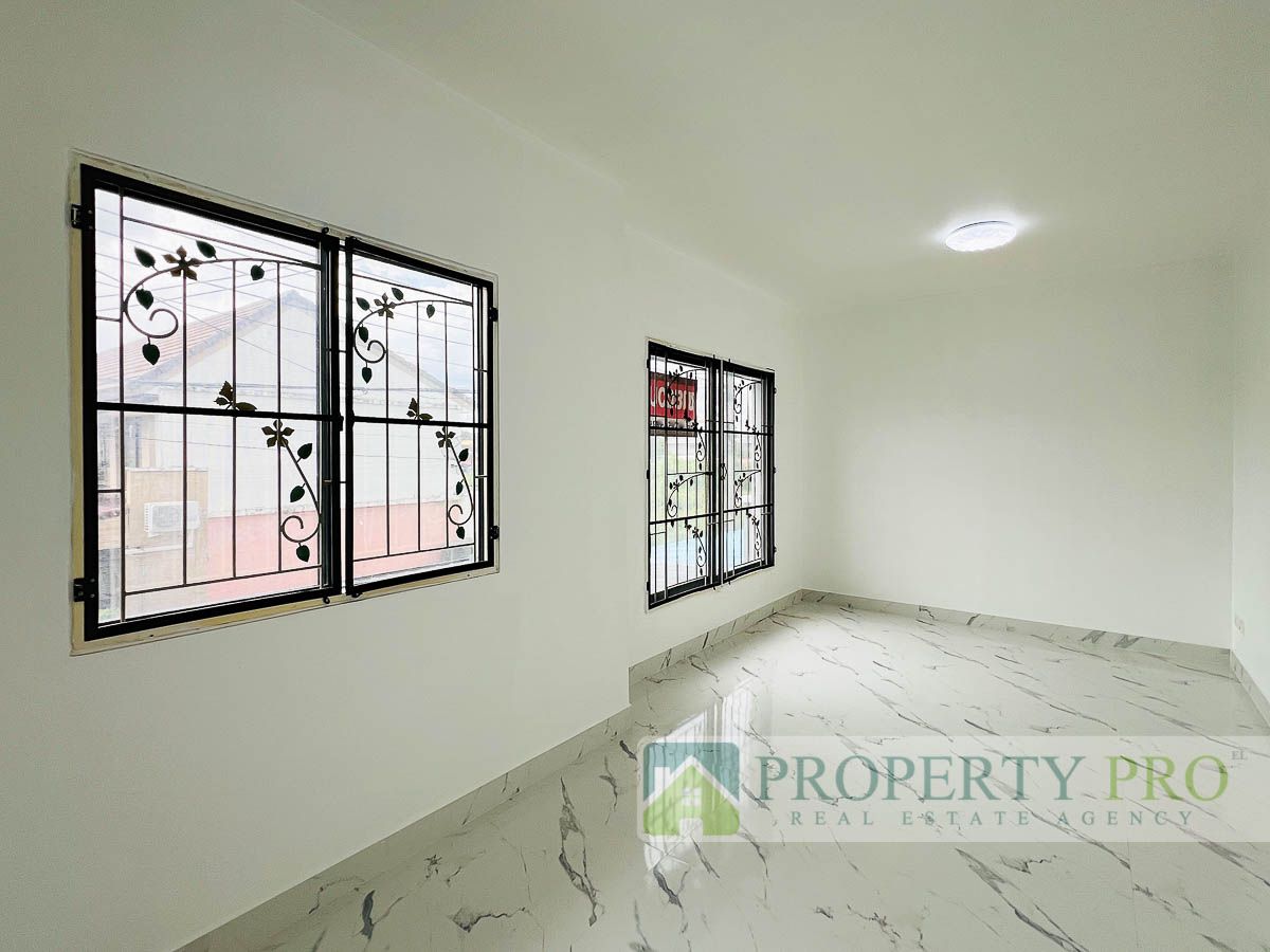 For SaleTownhomePathum Thani,Rangsit, Thammasat : TownHouse for Sale Baan Pruksa 66, 3 Bedroom area 18 Sqw 92 Sqm Near Rangsit, Nawa Nakhon, Khlong Luang, Talaad Thai : EL25S-007