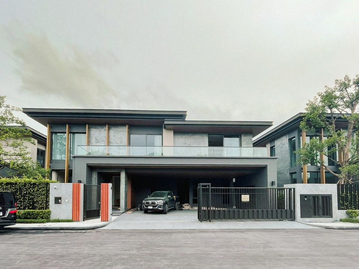 ให้เช่าบ้านพัฒนาการ ศรีนครินทร์ : SIRANINN RESIDENCES | 610 ตร.ม. | 600,000 บาท/เดือน
5 ห้องนอน 6 ห้องน้ำ | พัฒนาการ 32