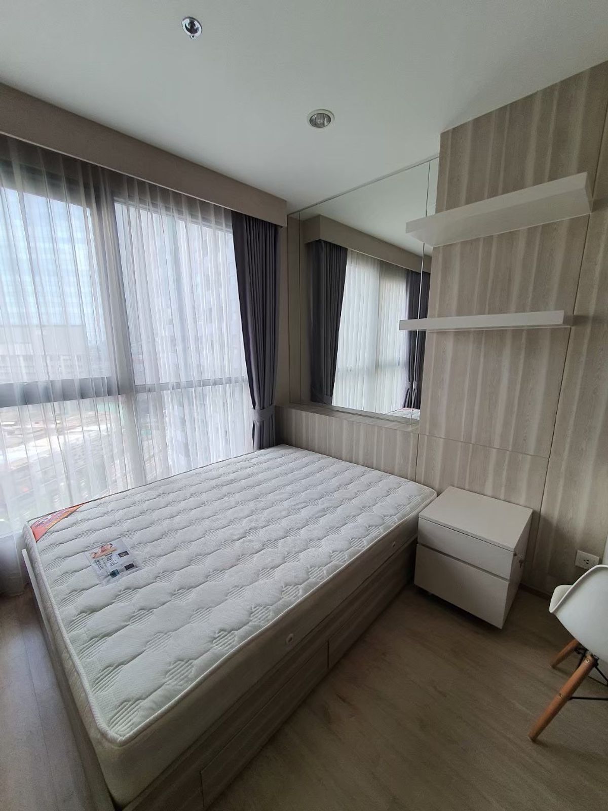For RentCondoSiam Paragon ,Chulalongkorn,Samyan : Ideo Q Chula Samyan【𝐑𝐄𝐍𝐓】🔥Decorate in a minimalist Muji style, soft wood tones, natural light reaches every corner, with complete built-in functions, can be used practically in every area🔥 Contact Line ID: @hacondo