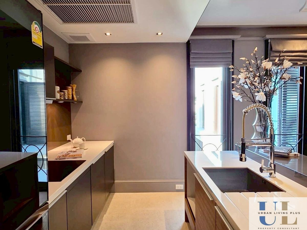 ขายคอนโดสาทร นราธิวาส : ( U20250528400 ) Tel/Line 096-2479369 , สำหรับขาย บ้าน ลักซ์ - สาทร เพนส์เฮ้า 3 ห้องนอน 3 ห้องน้ำ 303.59 ตร.ม. ตกแต่งพร้อมอยู่ สวยมาก