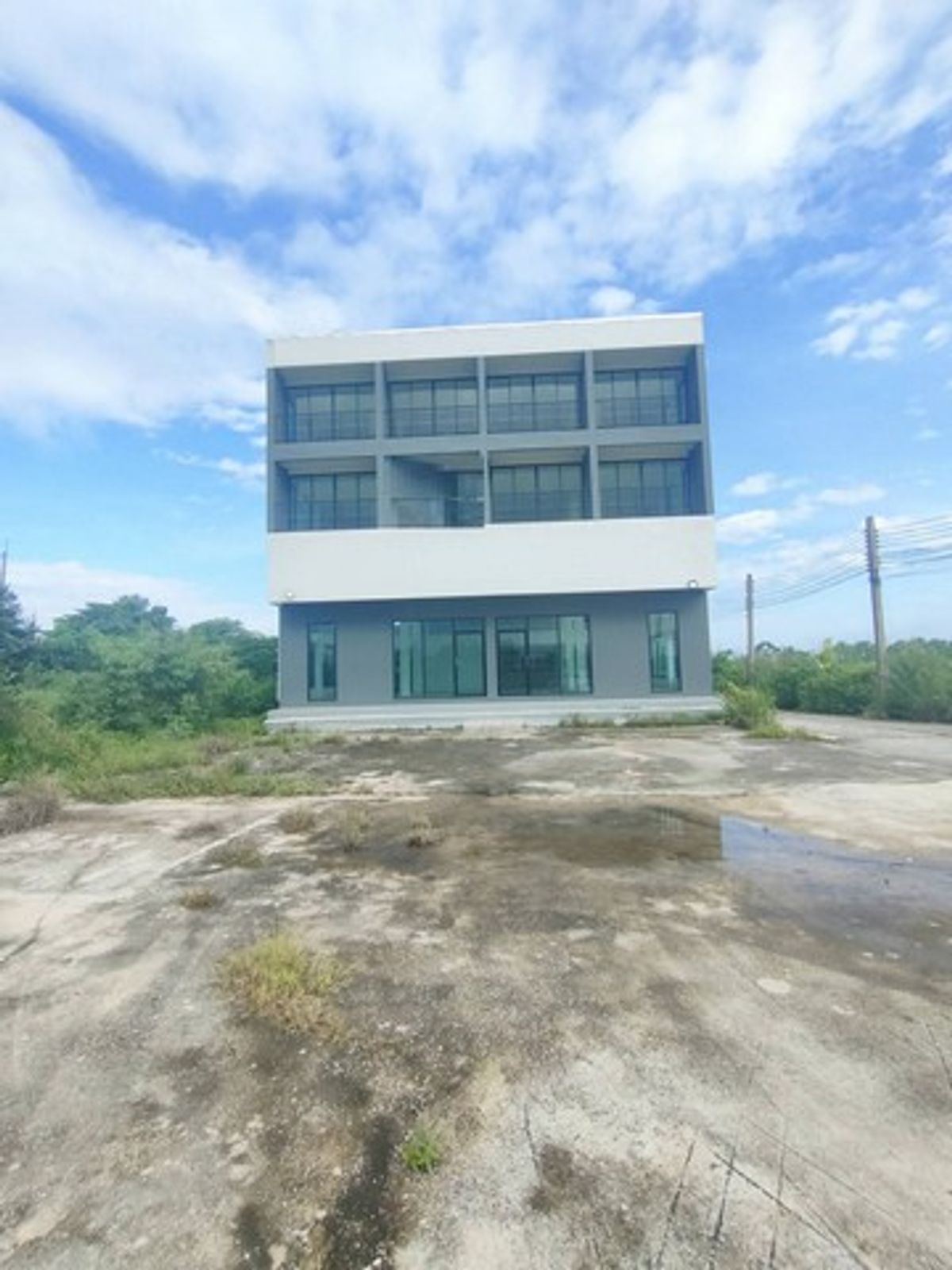 Home OfficeMin Buri, Romklao : Home Office for Rental 3.5, Floor 670 sq.m., Suwinthawong, Nong Chok Min Buri area, near Suvarnabhumi Airport, Lat Krabang