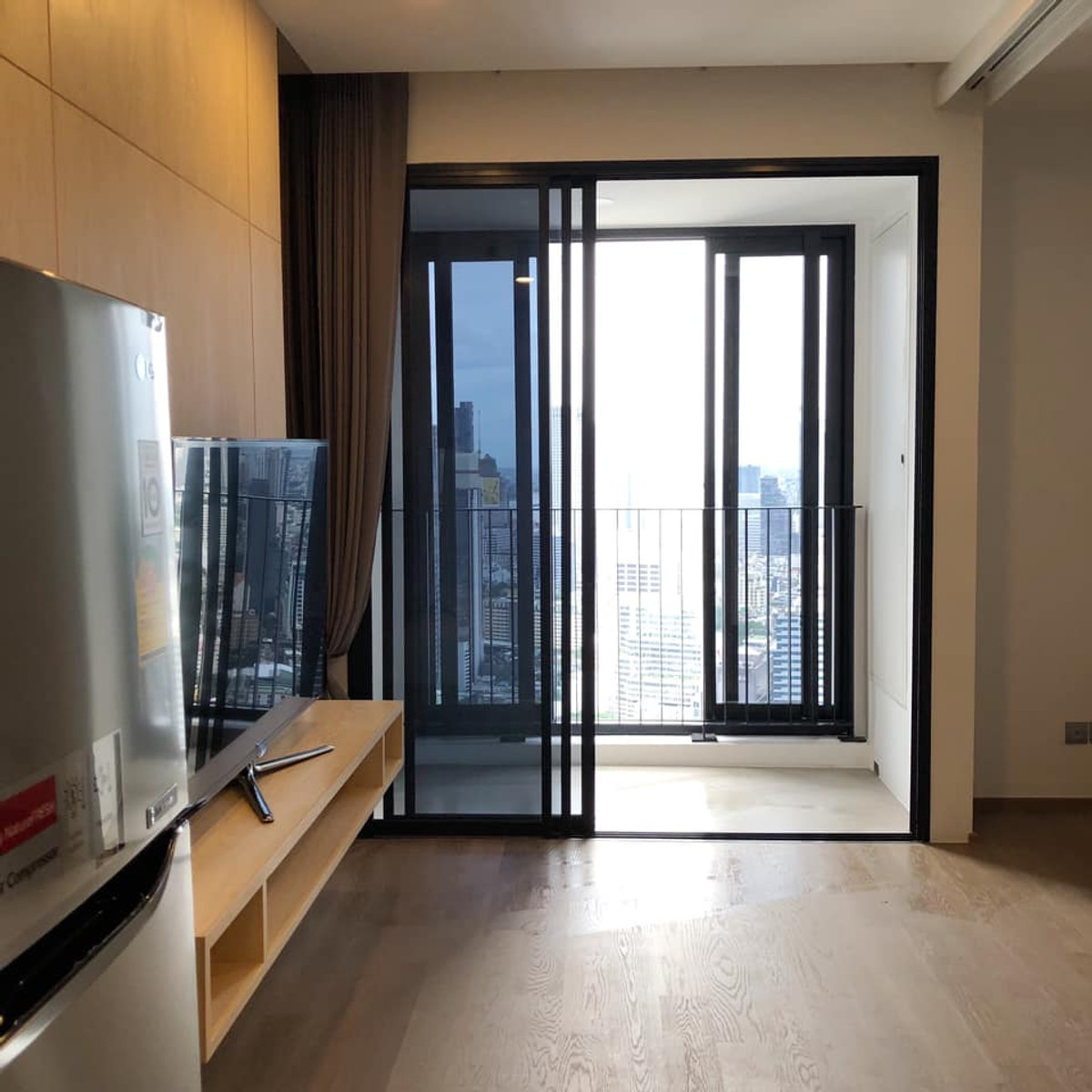 For RentCondoSiam Paragon ,Chulalongkorn,Samyan : Ashton Chula Silom【𝐑𝐄𝐍𝐓】🔥Modern minimalist style decorated room, well-proportioned, open view, not blocked, high floor, quiet in the middle of the city🔥 Contact Line ID: @hacondo