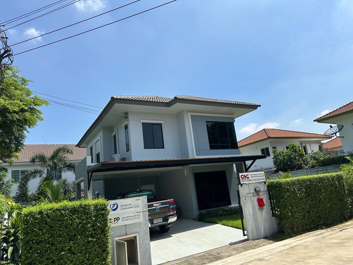 ขายบ้านสมุทรปราการ สำโรง : ขายบ้านเดี่ยวหลังมุม ขนาด 81 ตร.ว
โครงการดีไลท์ บางนา-ศรีนครินทร์(หนามแดง) ซอยอัมพร ถ.หนามแดง-บางพลี ต.บางพลีใหญ่ อ.บางพลี จ.สมุทรปราการ