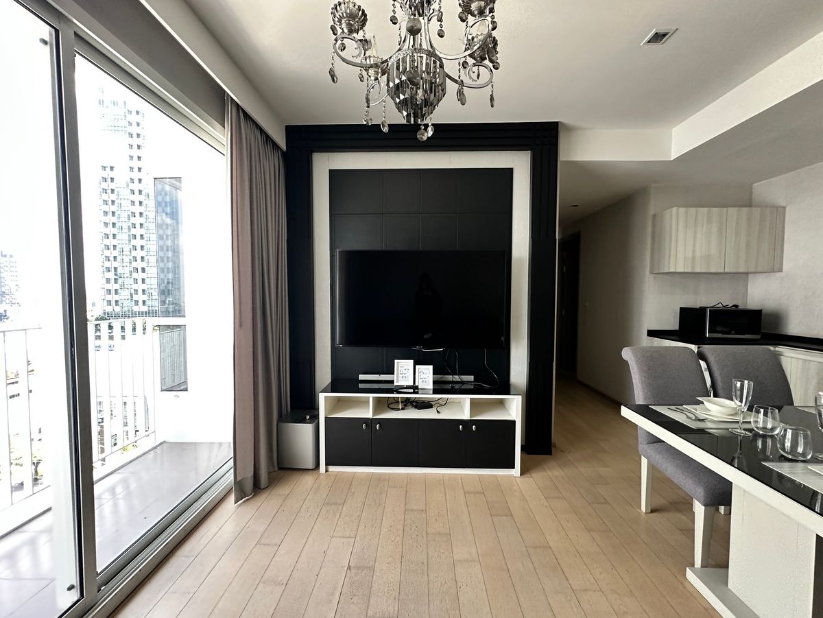 ให้เช่าคอนโดสุขุมวิท อโศก ทองหล่อ : For Rent – 2-Bedroom Condo at HQ by Sansiri, Thonglor