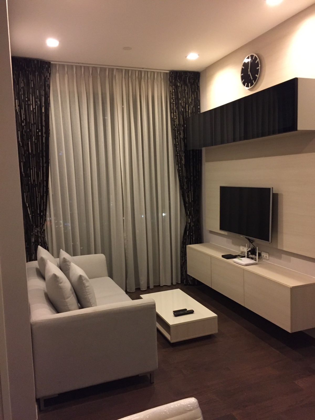ขายคอนโดพระราม 9 เพชรบุรีตัดใหม่ RCA : THE BEST PRICE -- FOR SALE 2 BEDROOM 1 BATHROOM 45 SQ.M   CALL NOW 094-641-5974