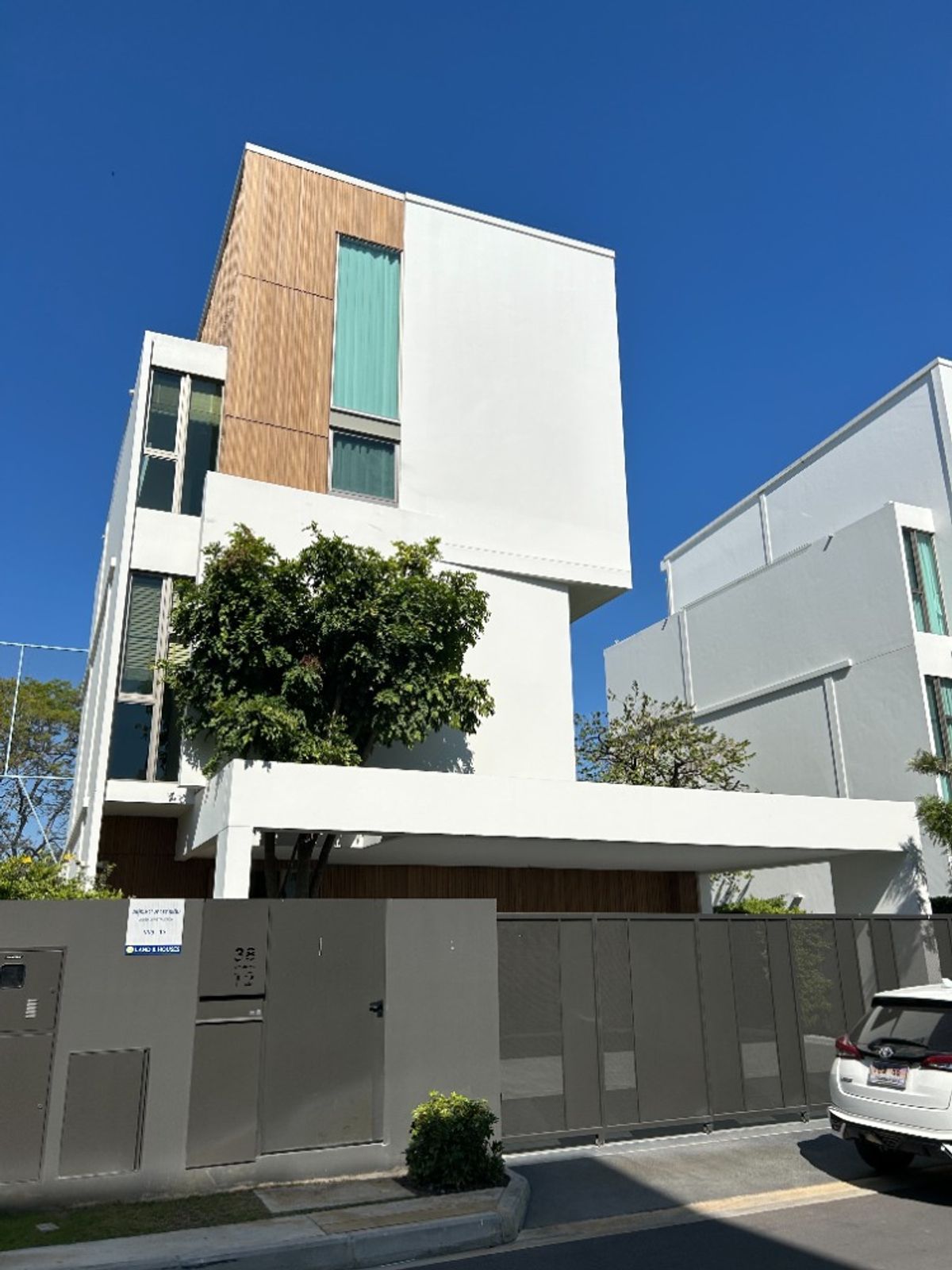 บ้านพัฒนาการ ศรีนครินทร์ : บ้านเดี่ยว วีเว่ พระราม 9 ใกล้ โรงเรียนนานาชาติ Wellington collage กรุงเทพกรีฑา ตกแต่งพร้อมอยู่ VIVE Rama 9 For Rent/Sell 