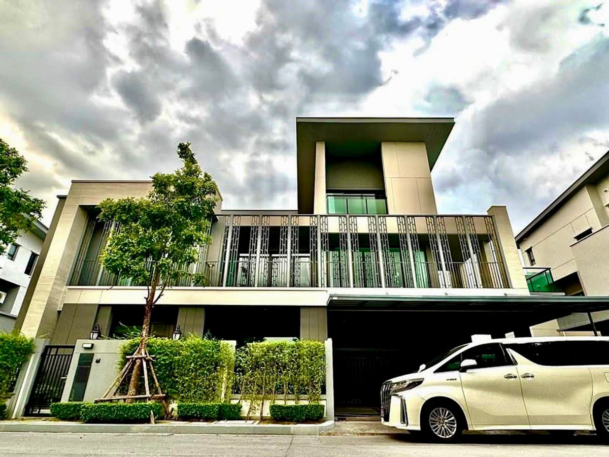 ขายบ้านพัฒนาการ ศรีนครินทร์ : 💎 ขายขาดทุน!! คฤหาสน์หรู 3 ชั้น โครงการ Grand Bangkok Boulevard East Rama 9 Super Luxury Mansion พร้อมอยู่ ในราคาสุดพิเศษ!
