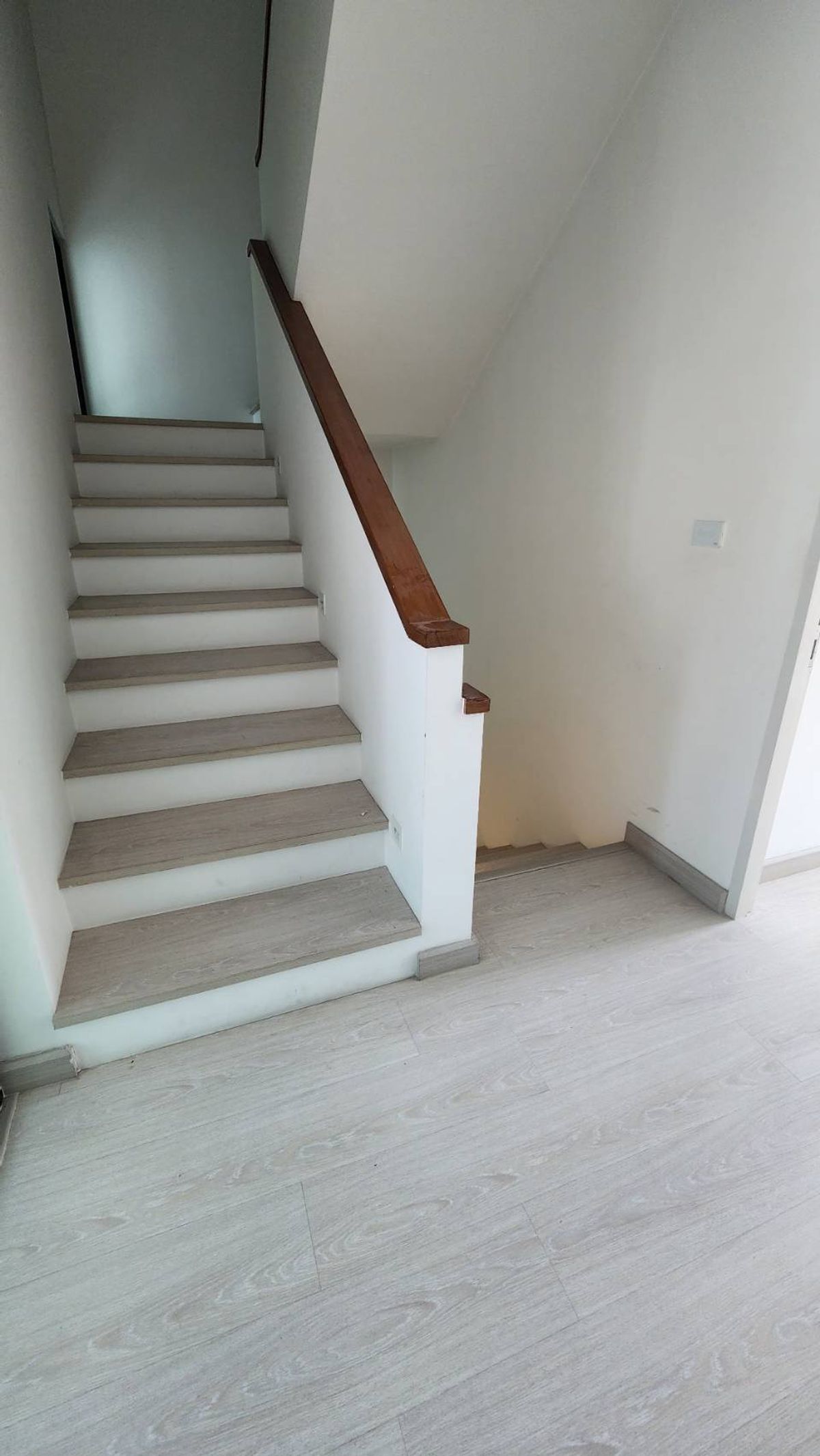 ขายทาวน์โฮมรัชดา ห้วยขวาง : ขายทาวน์โฮม ดิออเทอร์ รัชดา 32 ราคาดีที่สุดในย่านนี้ | หลังมุมใหญ่ สไตล์บ้านเดี่ยว