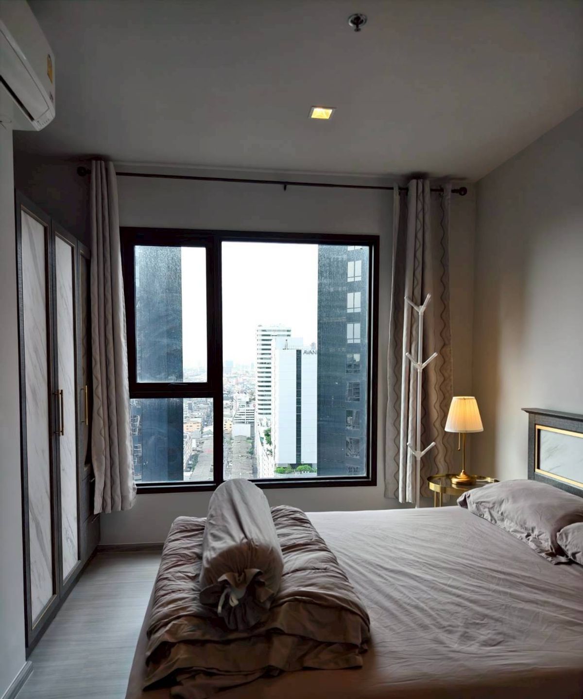 ให้เช่าคอนโดพระราม 9 เพชรบุรีตัดใหม่ RCA : 🔥ให้เช่าด่วน🔥คอนโด ไลฟ์ อโศก - พระราม 9 ติด MRT พระราม 9 เฟอร์นิเจอร์ครบ พร้อมเข้าอยู่