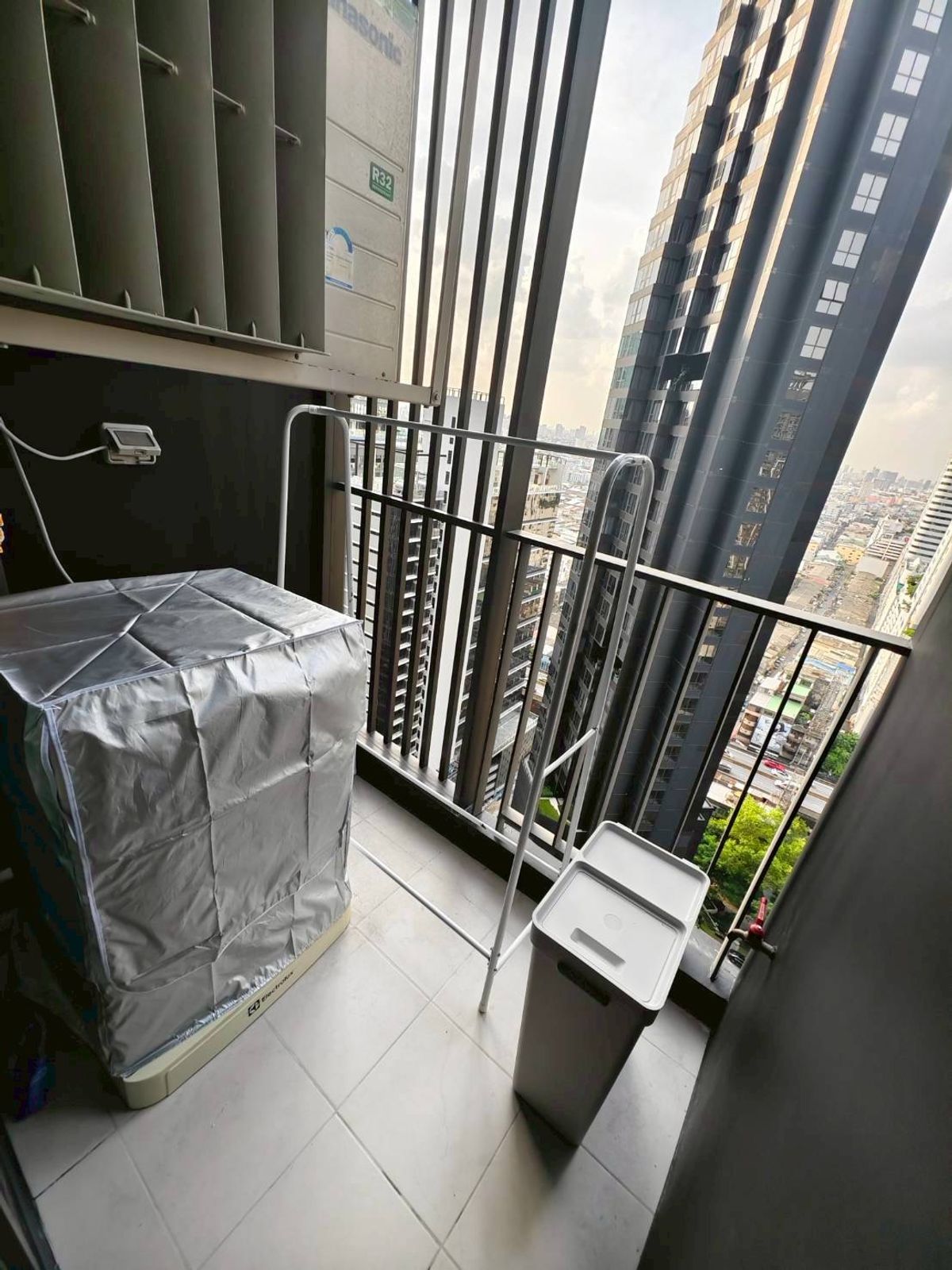 ให้เช่าคอนโดพระราม 9 เพชรบุรีตัดใหม่ RCA : 🔥ให้เช่าด่วน🔥คอนโด ไลฟ์ อโศก - พระราม 9 ติด MRT พระราม 9 เฟอร์นิเจอร์ครบ พร้อมเข้าอยู่