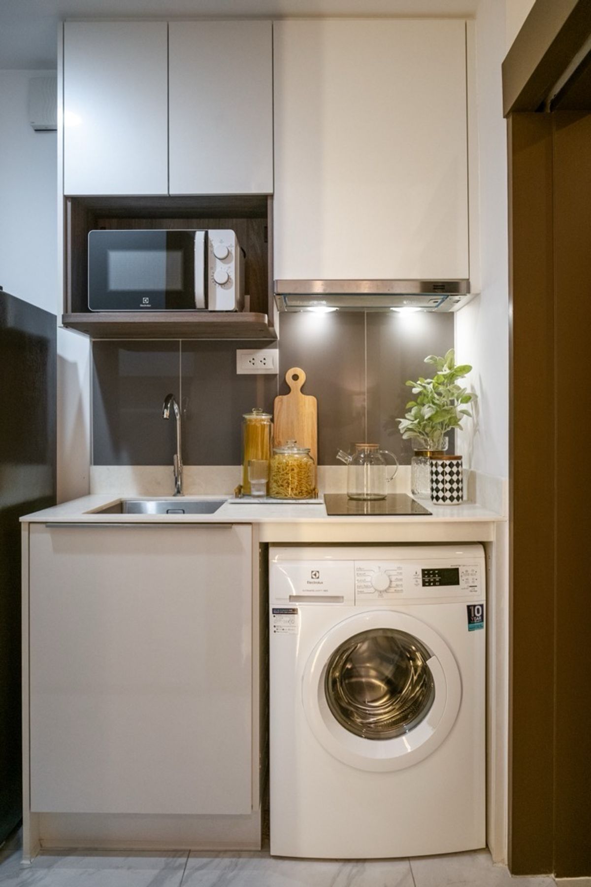 ให้เช่าคอนโดพระราม 9 เพชรบุรีตัดใหม่ RCA : 🔥ให้เช่าด่วน🔥ไอดีโอ โมบิ อโศก ใกล้ MRT เพชรบุรี ห้องสวย เฟอร์นิเจอร์ครบ พร้อมอยู่