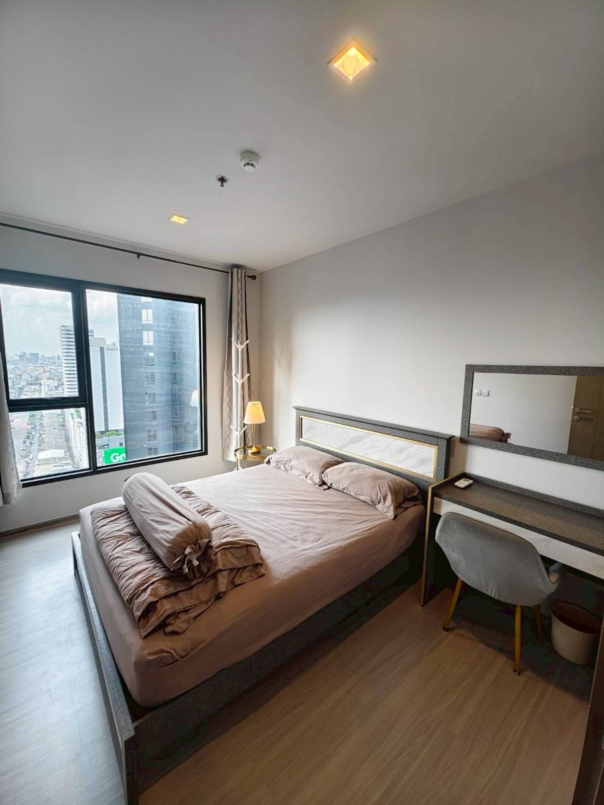 ให้เช่าคอนโดพระราม 9 เพชรบุรีตัดใหม่ RCA : 🔥ให้เช่าด่วน🔥คอนโด ไลฟ์ อโศก - พระราม 9 ติด MRT พระราม 9 เฟอร์นิเจอร์ครบ พร้อมเข้าอยู่