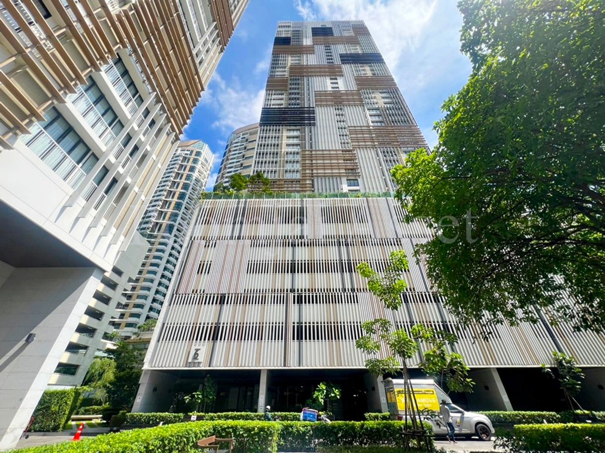 ขายคอนโดสุขุมวิท อโศก ทองหล่อ : คอนโด Park 24 ( Park Origin Prom Phong)  ชั้น11 อาคาร 6  หลังเอ็มโพเรียม 