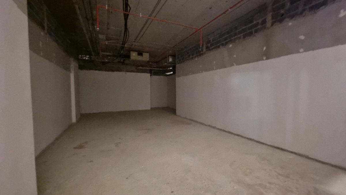For RentRetail SpaceWitthayu, Chidlom, Langsuan, Ploenchit : Retail Space for Rent – Ploenchit / Chidlom / Langsuan / WitthayuSize: 88 sq.m. Ceiling height: 4.2 meters Price: 1800 THB/sq.m. Floor: G , water supply& drainage system support suit for Bank, clinic, light Food and beverage