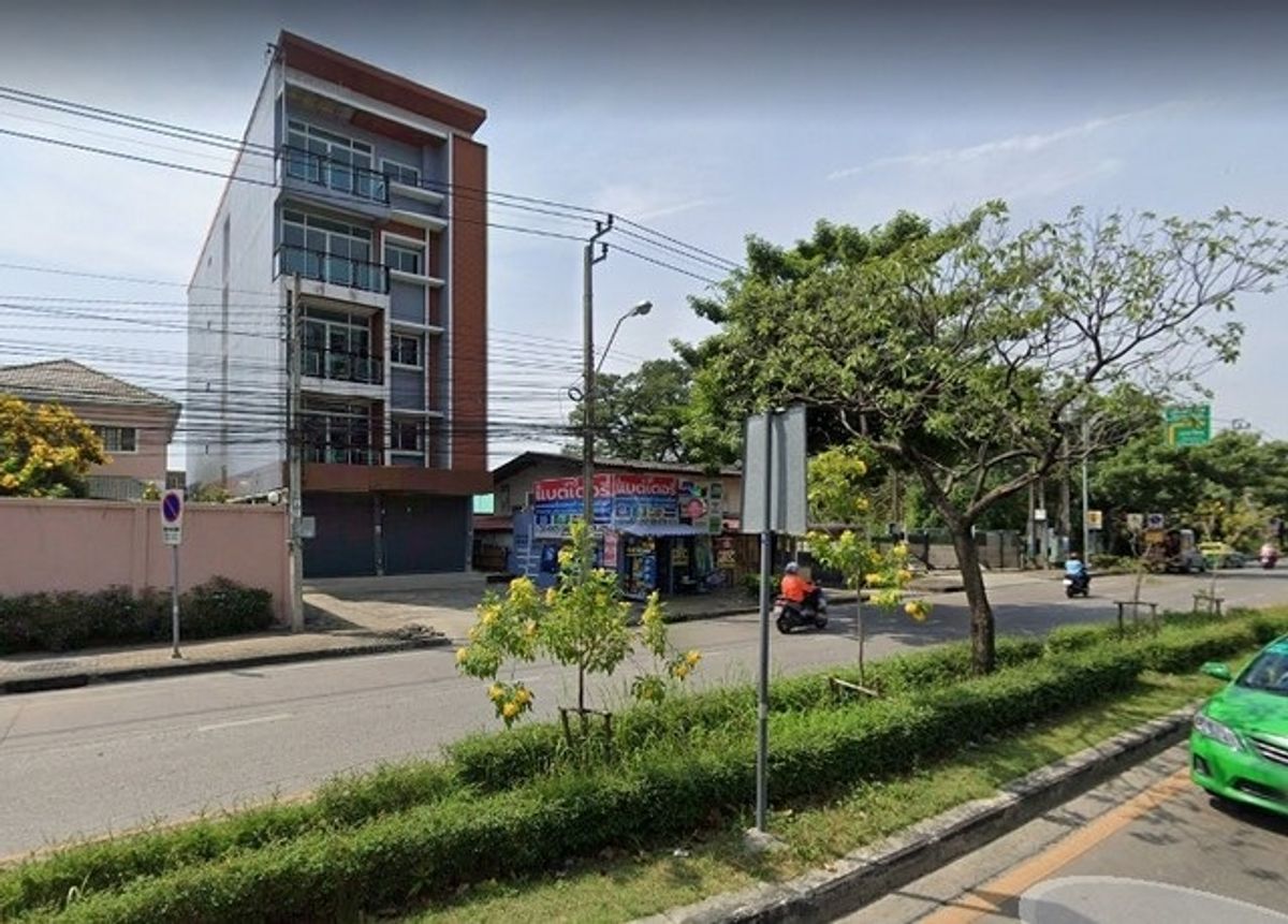 ให้เช่าอาคารพาณิชย์บางนา แบริ่ง ลาซาล : ให้เช่าอาคารพาณิชย์สแตนอโลน  5 ชั้น 2 คูหา ติดถนน ลาซาล จอดรถด้านหน้า ได้ 3-4 คัน เหมาะทำ Office ทำธุระกิจหน้าร้าน ด้านหน้าร้านเป็นกระจก 