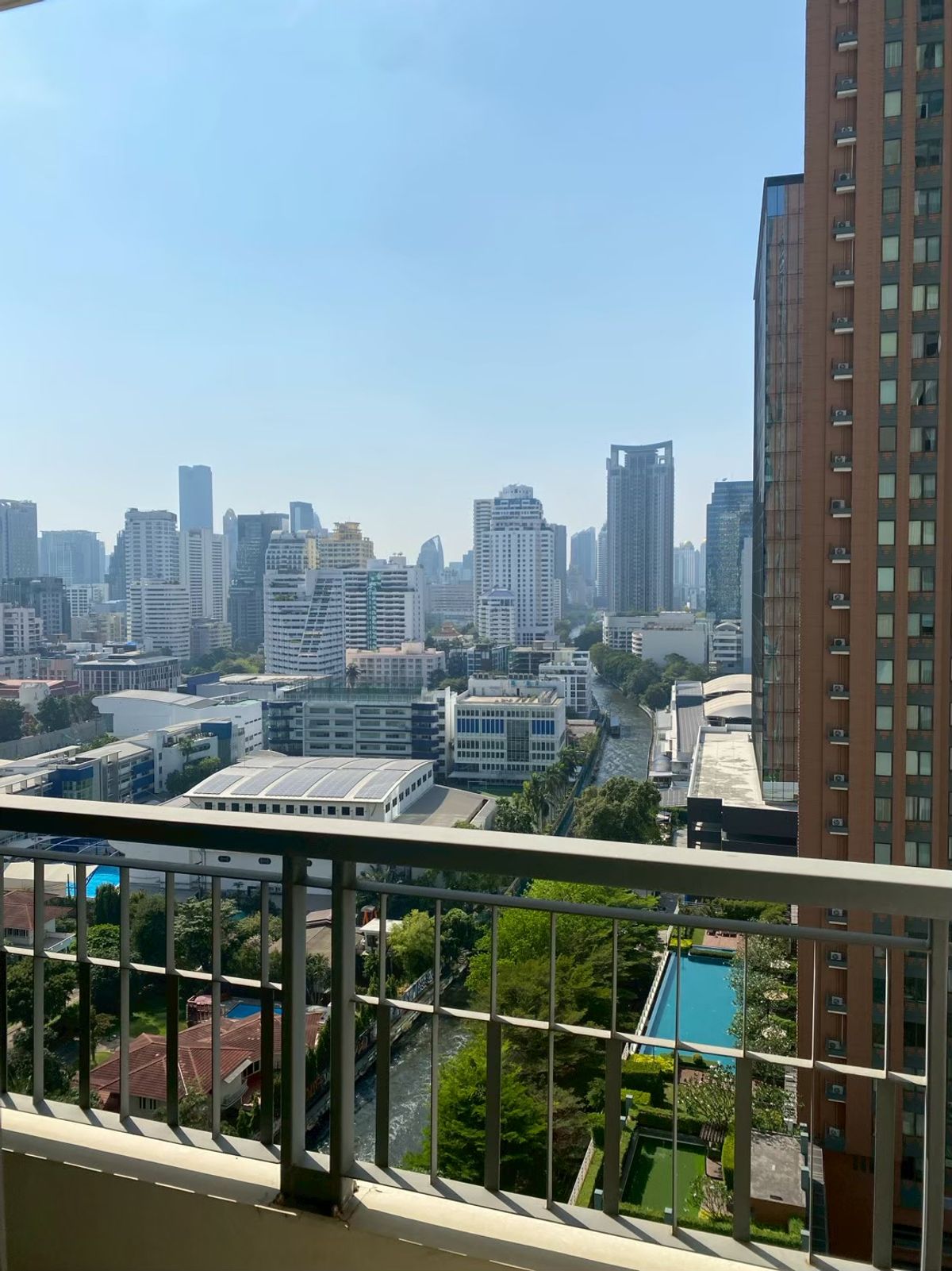 ขายคอนโดพระราม 9 เพชรบุรีตัดใหม่ RCA : The Best Price For Sale 1 Bedroom 38 sq.m. negotiation now