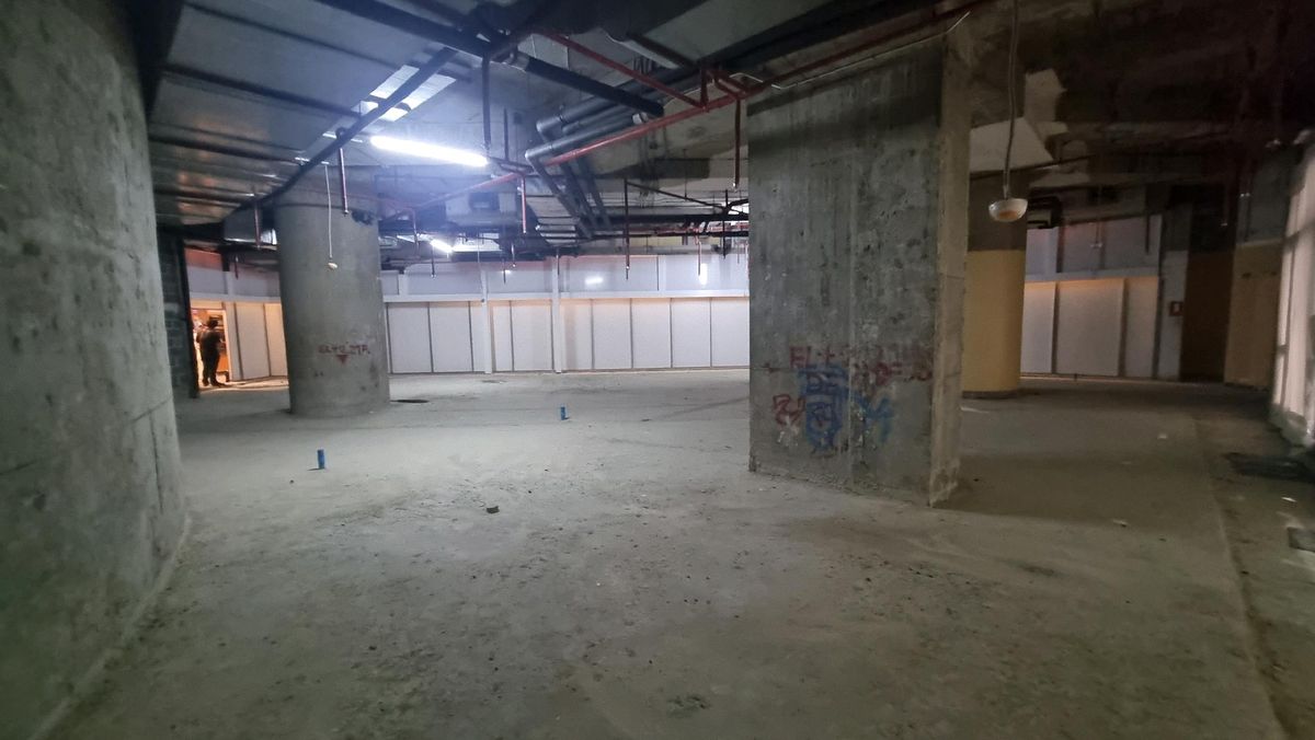 For RentRetail SpaceWitthayu, Chidlom, Langsuan, Ploenchit : Retail Space for Rent – Ploenchit / Chidlom / Langsuan / WitthayuSize: 250 sq.m.Ceiling height: 3.6-4 metersPrice: 1800 THB/sq.m.Floor: G water supply& drainage system support suit for restaurant, izakaya